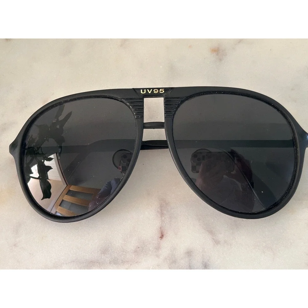 Ultravision vintage aviator